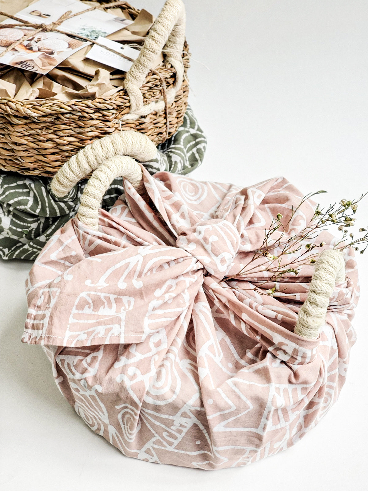 Bread Warmer & Basket Gift Set with Tea Towel - Vintage Flower by KORISSA