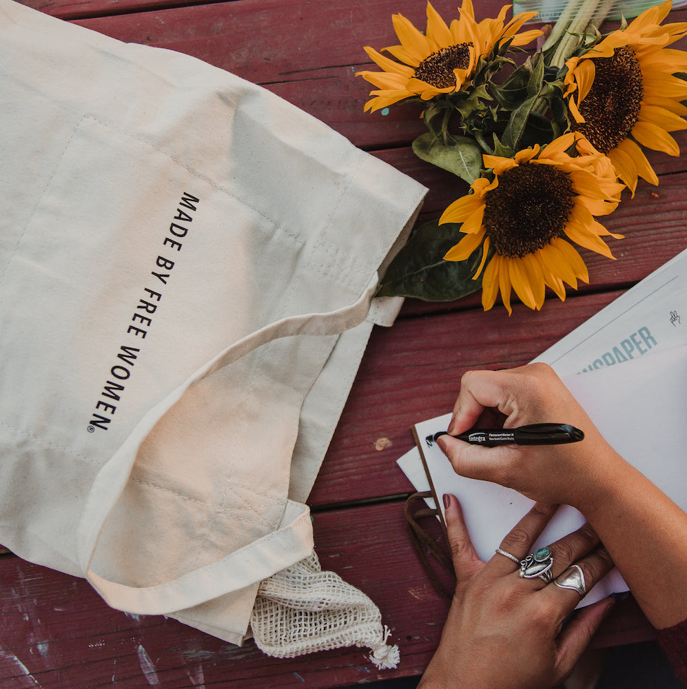 
                  
                    MARKET TOTE MADE BY FREE WOMEN by MADE FREE®
                  
                