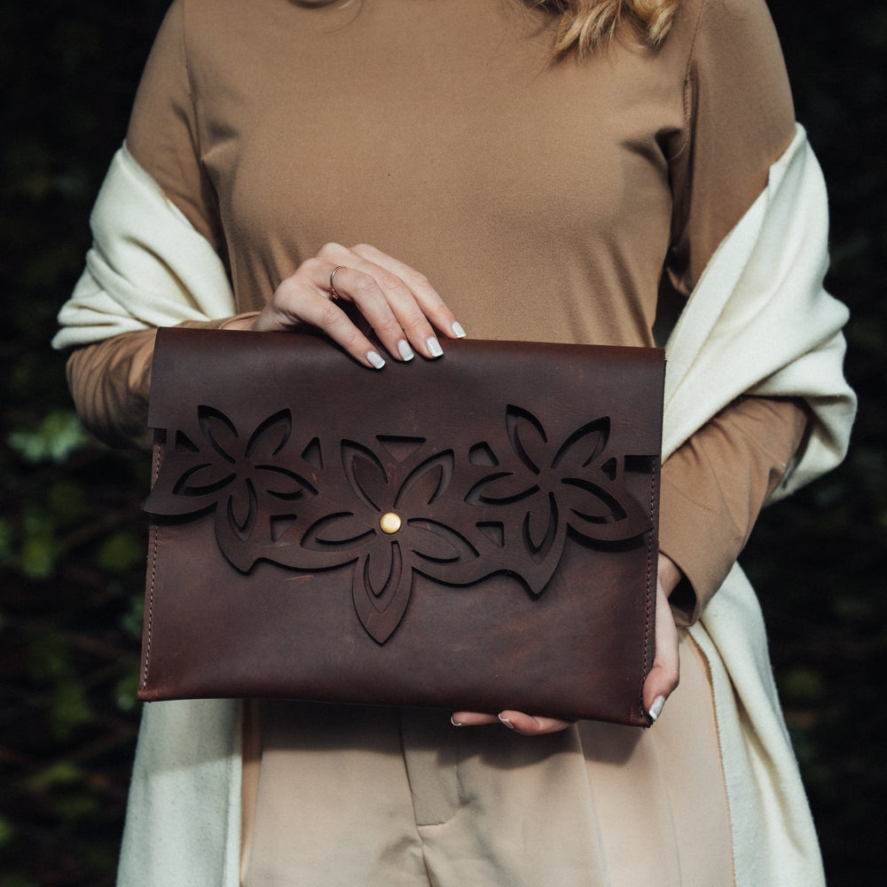 Nard Clutch by SutiSana