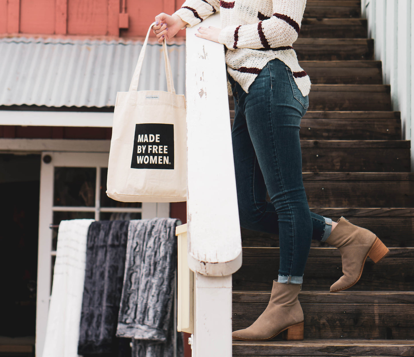 
                  
                    MARKET TOTE MADE BY FREE WOMEN SQUARE by MADE FREE®
                  
                