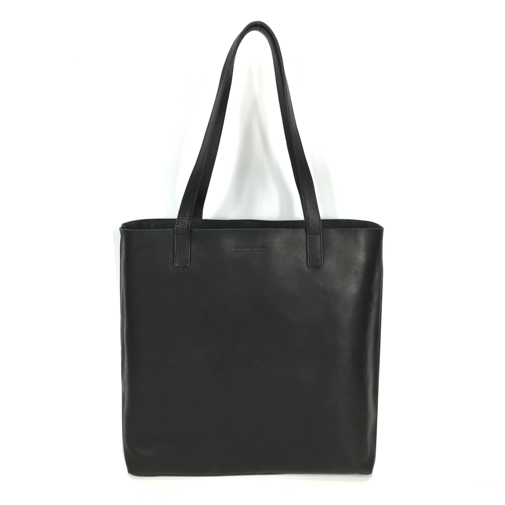 
                  
                    DAY TOTE LEATHER BLACK by MADE FREE®
                  
                