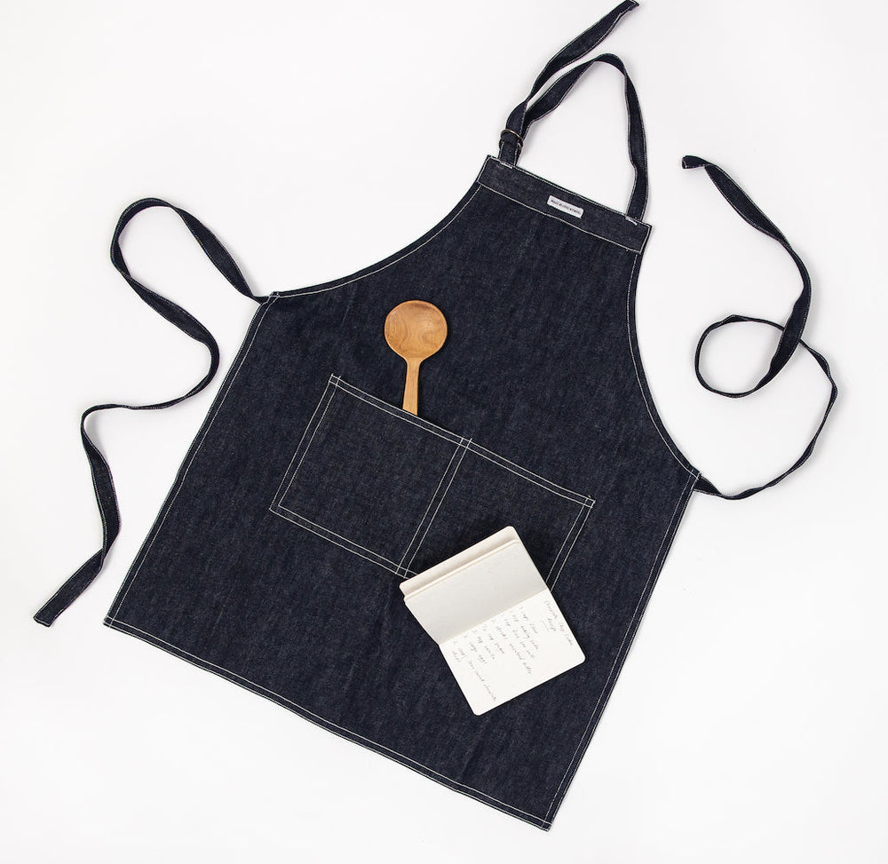 
                  
                    APRON NAVY DENIM by MADE FREE®
                  
                