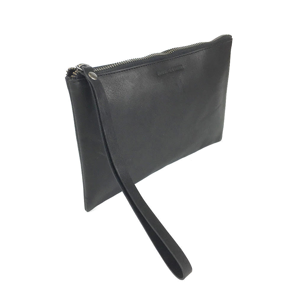 LEATHER CLUTCH BLACK by MADE FREE®