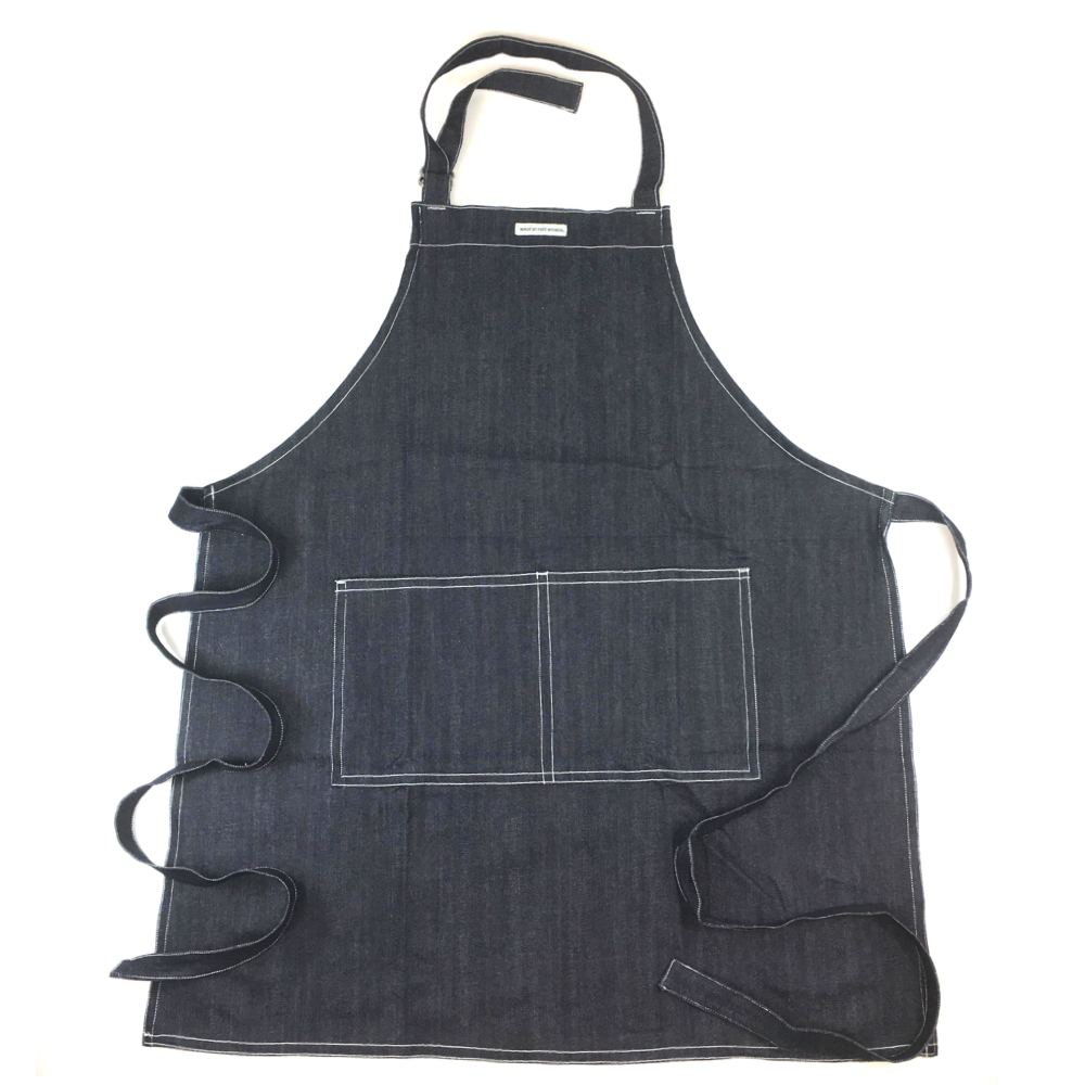 
                  
                    APRON NAVY DENIM by MADE FREE®
                  
                