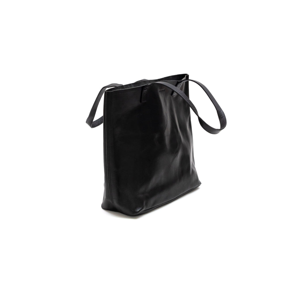 
                  
                    DAY TOTE LEATHER MEDIUM BLACK by MADE FREE®
                  
                