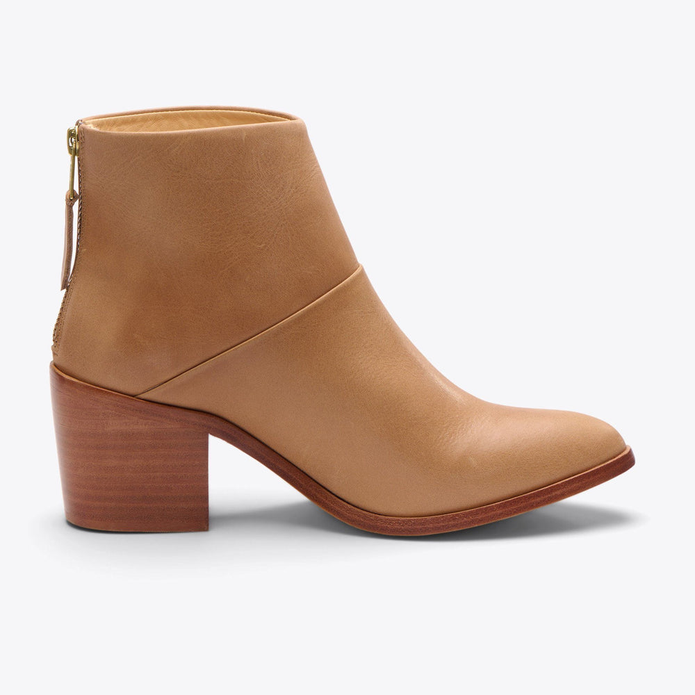 
                  
                    Dari Boot Almond
                  
                