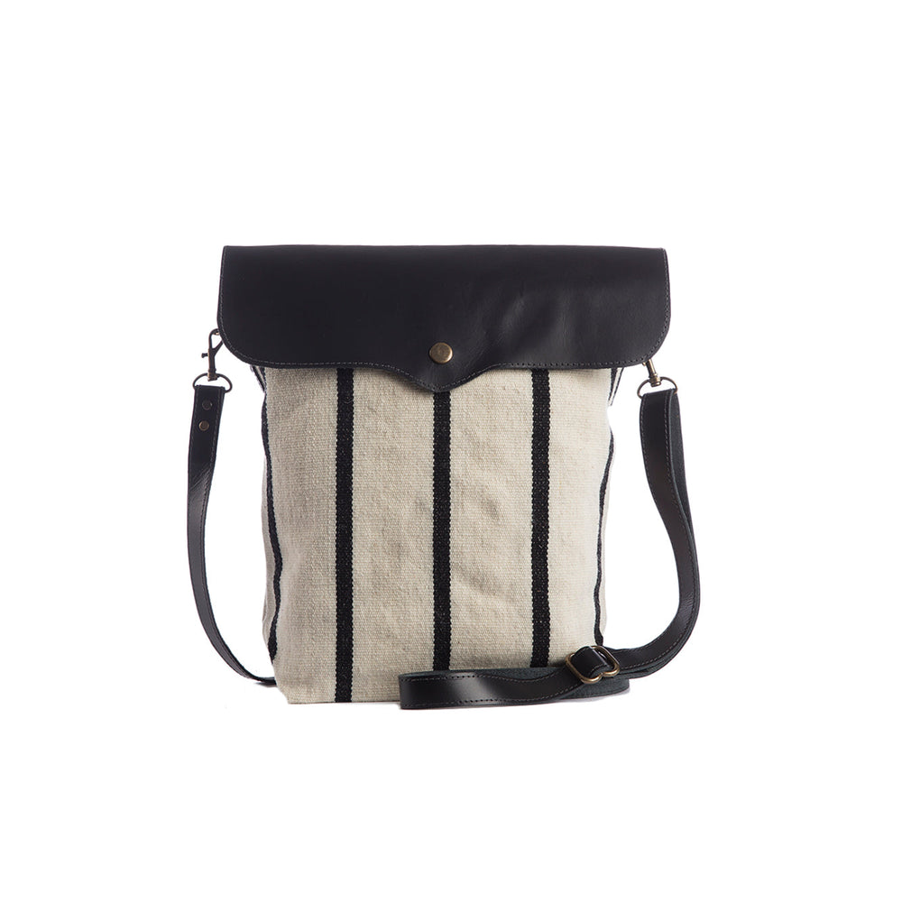 Serendipity Crossbody in Onyx
