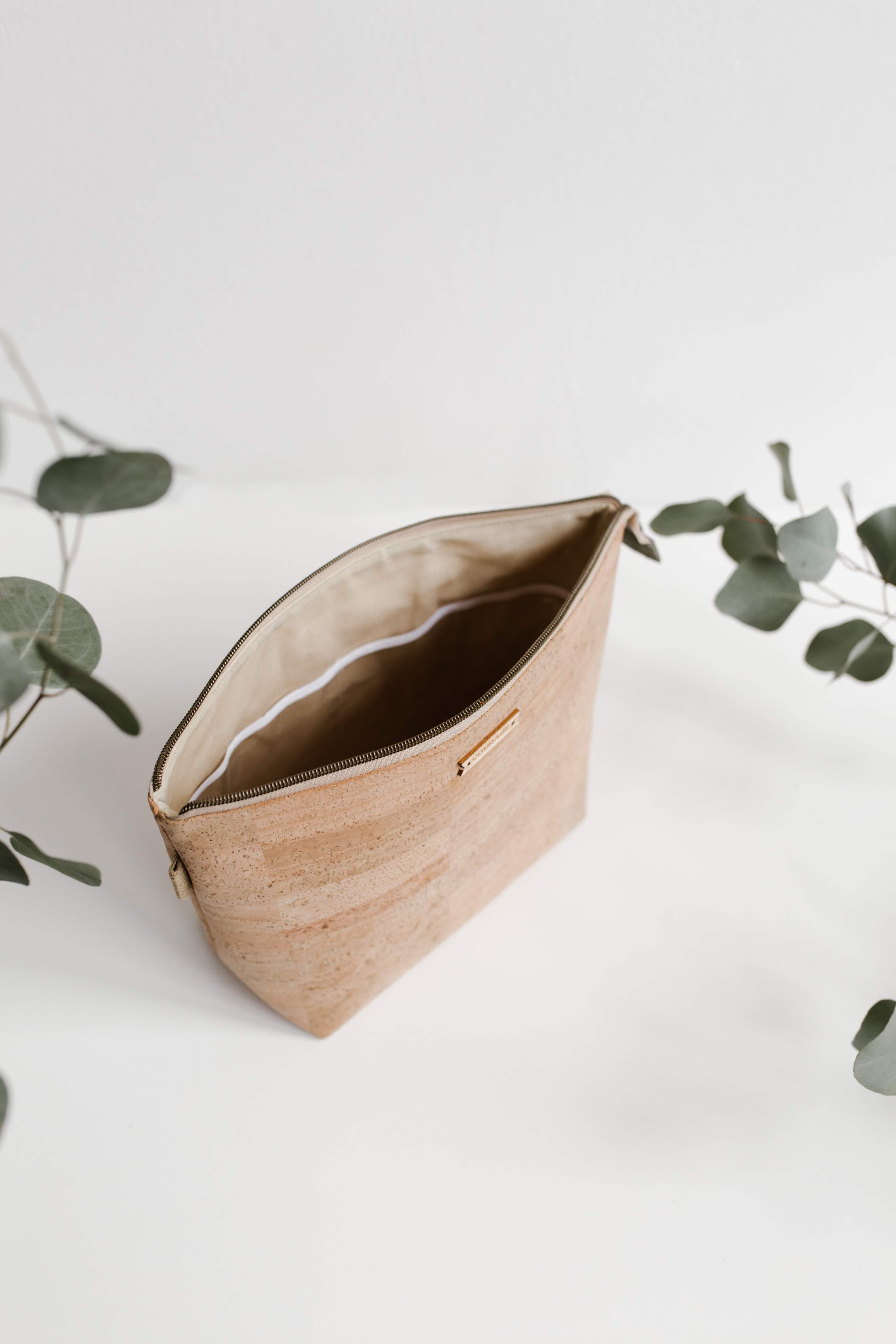 ADVENTURER cosmetics bag | NATURAL by Carry Courage