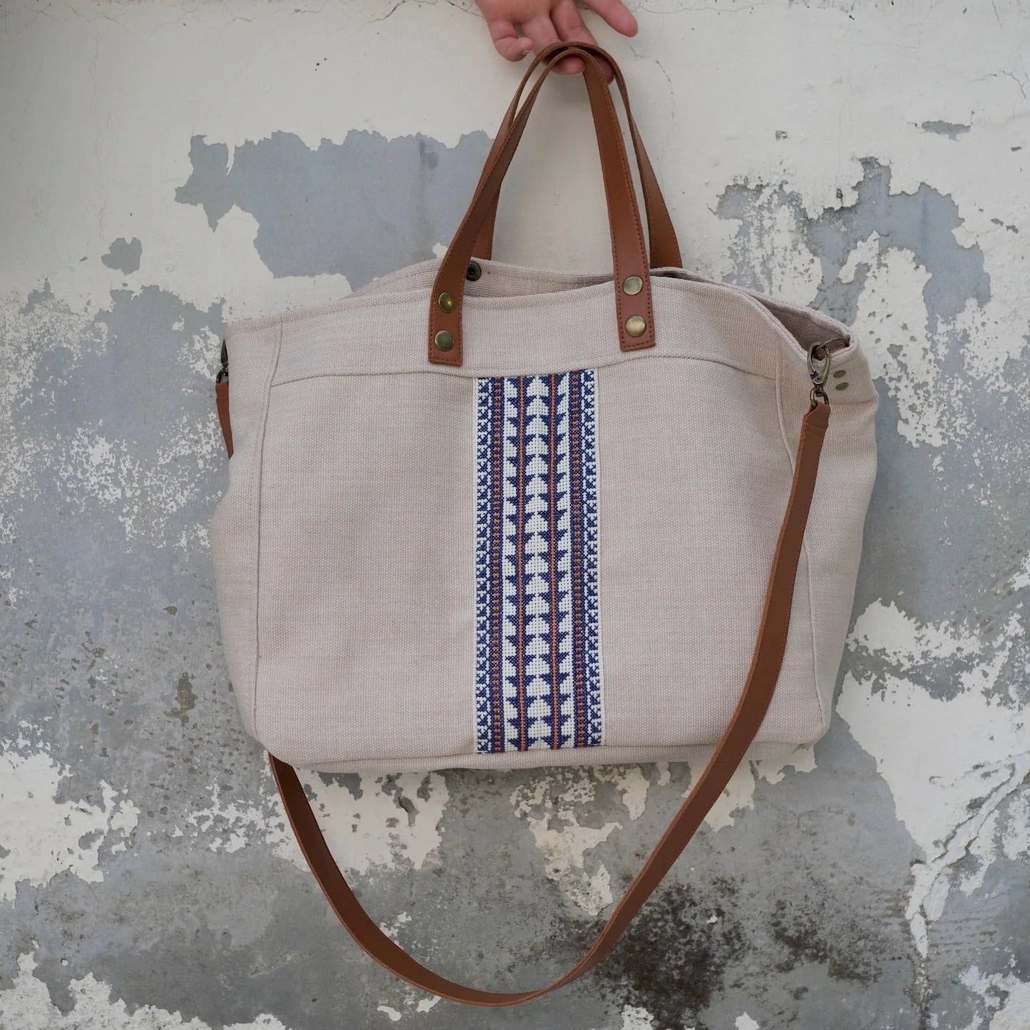 
                  
                    Unisex Canvas Bag
                  
                