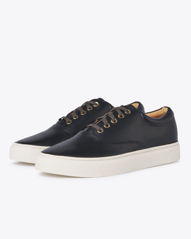 
                  
                    Elayna Sneaker Black
                  
                