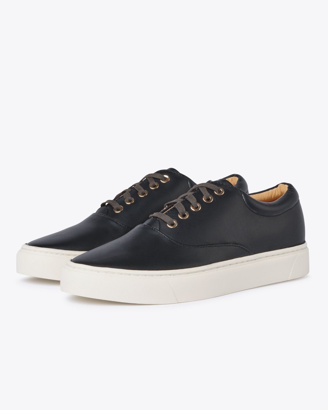 
                  
                    Elayna Sneaker Black
                  
                