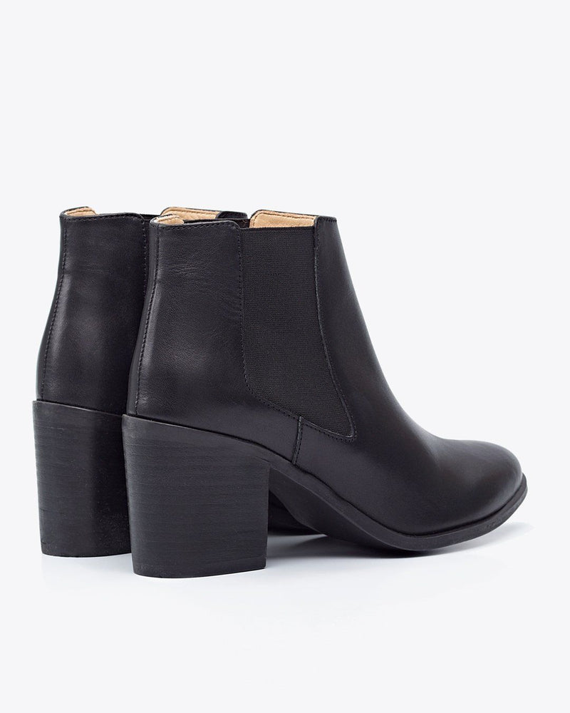 
                  
                    Heeled Chelsea Boot Black
                  
                