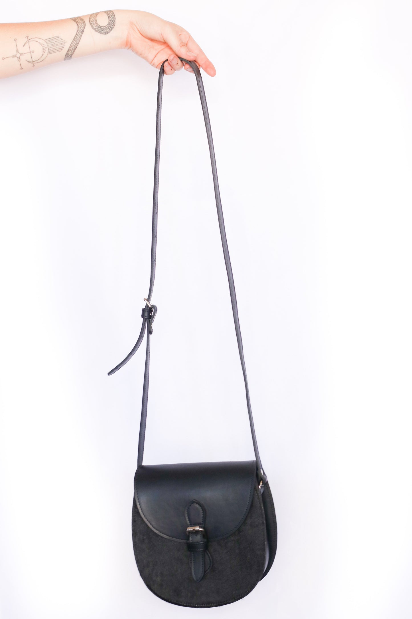 
                  
                    Tsavo Crossbody Small, Black
                  
                