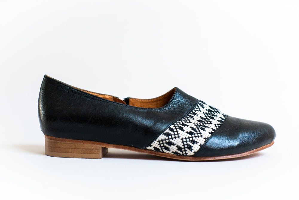 
                  
                    Tatreez Oxford - Black
                  
                