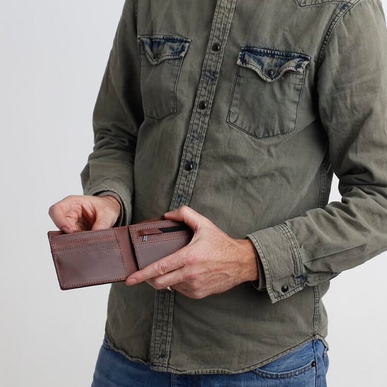 
                  
                    Men's Bifold Wallet in Distressed Walnut
                  
                