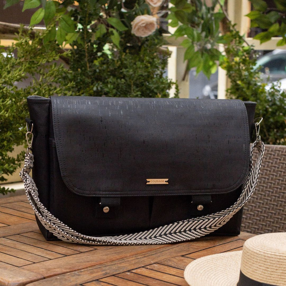 NOMAD messenger bag | COAL by Carry Courage