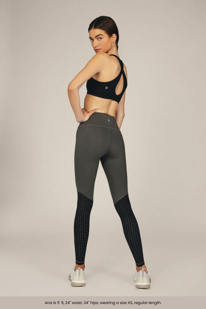 
                  
                    the dash side pocket legging (plus sizes)
                  
                