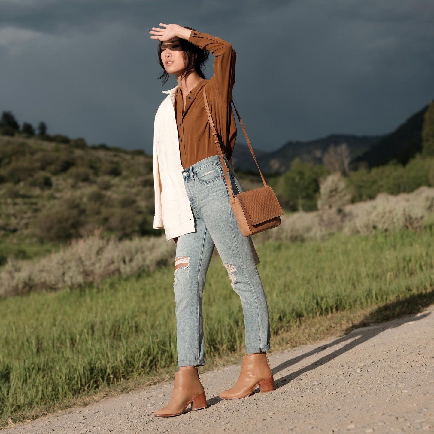 
                  
                    Dari Boot Almond
                  
                