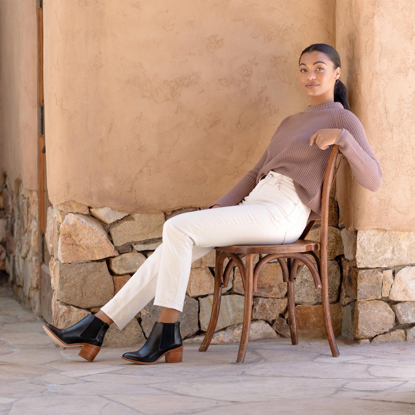 
                  
                    Heeled Chelsea Boot Black
                  
                