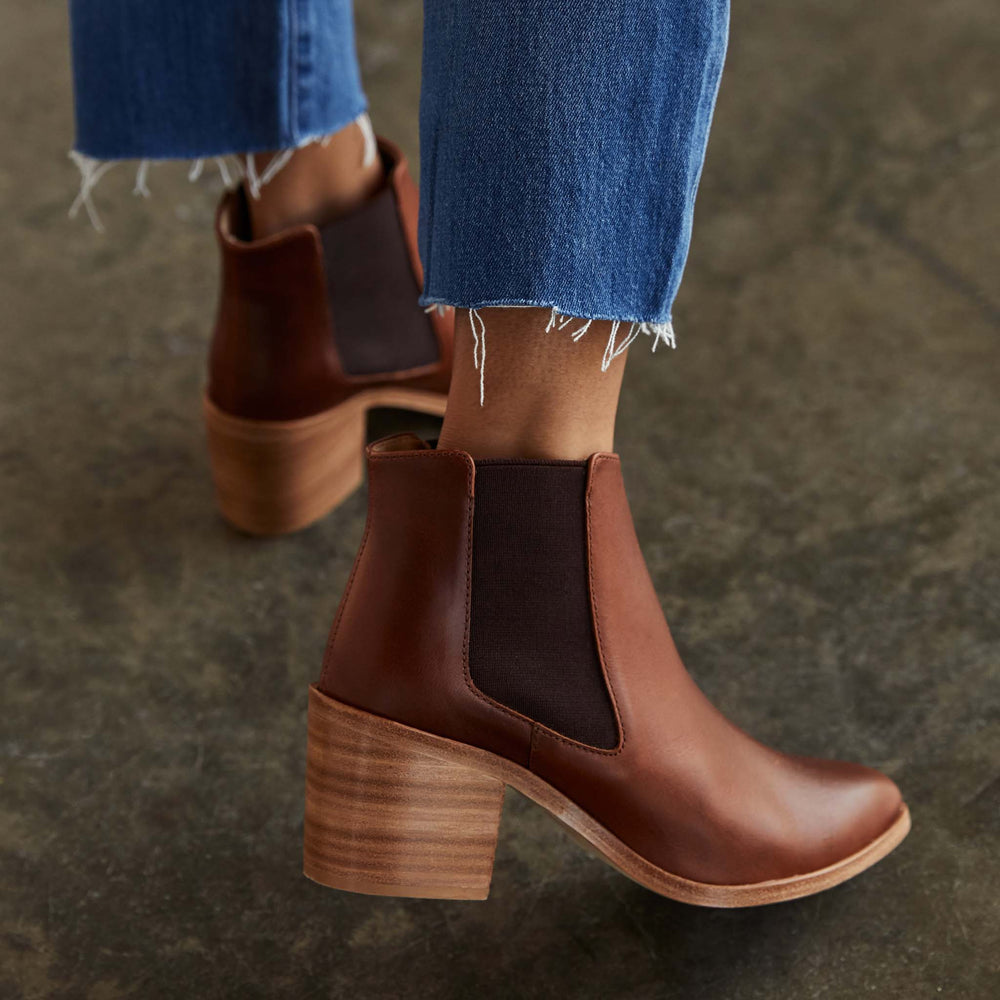 
                  
                    Heeled Chelsea Boot Brandy
                  
                